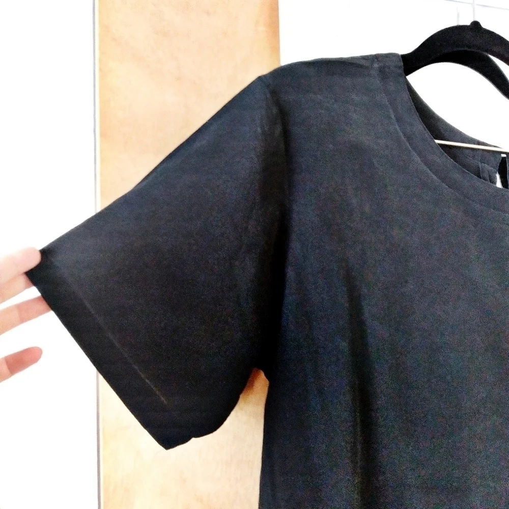 Oscar de la Renta Black Short Sleeve Silk Blouse - Picture 4 of 7